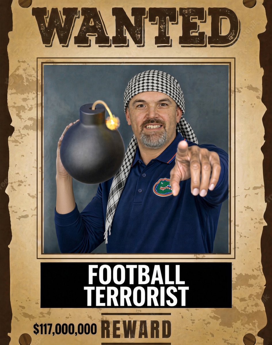 GatorJonn's tweet photo. Get him out.@CoachWhiteFB https://t.co/5bRwMAcMHo