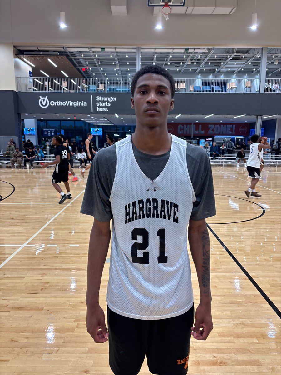 theCBGLive's tweet photo. Lane Mahan (left - Tenley Tigers) and KJ Terry (right - Hargrave) led their respective squads in a head-to-head matchup at the JUCO Prep Showdown.
#CBG #RunIt https://t.co/hTV7bHnF7F