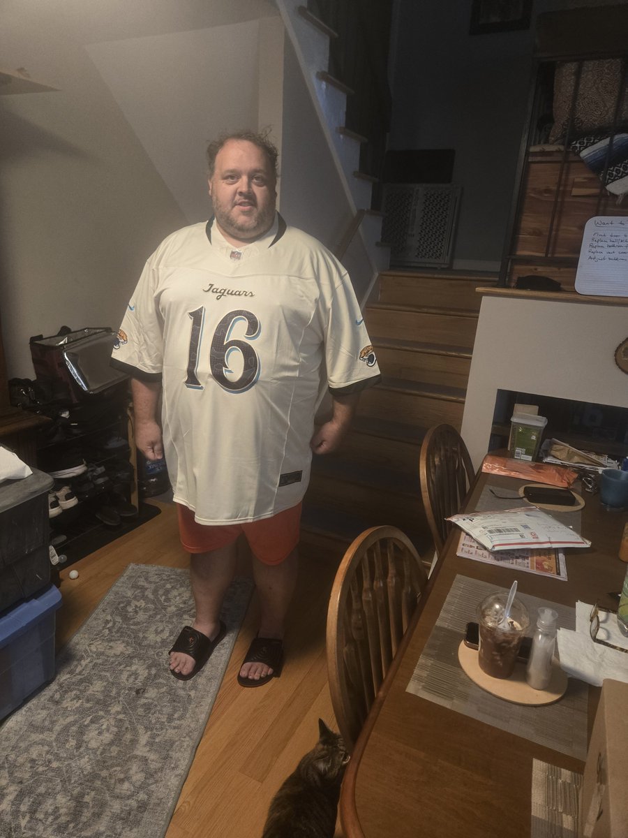dougieSS's tweet photo. I must say that @StrokerAceKid is an amazing person. Just got in my new @Jaguars rivals uniform and it fits perfectly. Thanks

#randomactsofkindness https://t.co/o2r9TVFYZm