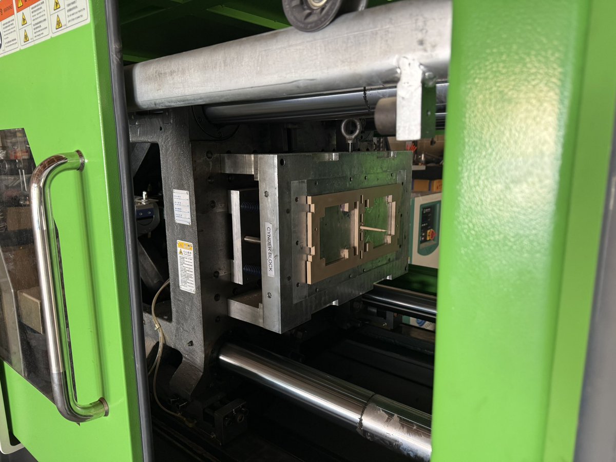 sharp_wall's tweet photo. First parts. Our machine. Our molds. Our shop.
From invention → patent → manufacturing → active home build. All under one roof.
Thank you to the local entrepreneurs who helped with initial setup.
#SharpWall #MadeInUSA #Manufacturing #PatentedTechnology #AmericanMade https://t.co/oly2DKABeV