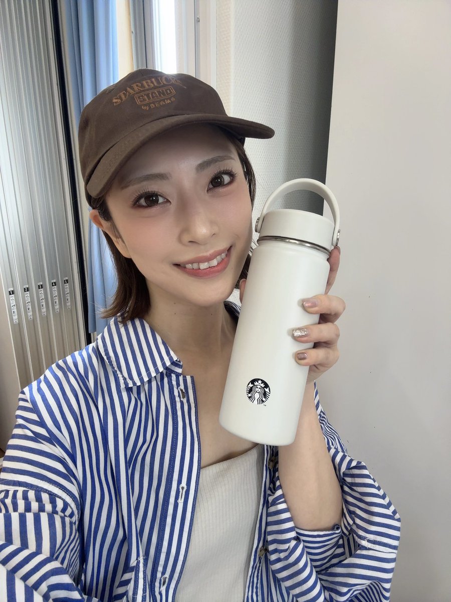 kawai221's tweet photo. おはようございます🎩

お稽古は、一旦一区切り…。

スタバ大好き人間ですが稽古中のタンブラーの中身は「アミノバイタルクエン酸チャージ」です✊

疲労感軽減✨ https://t.co/wvBUFOLYPp