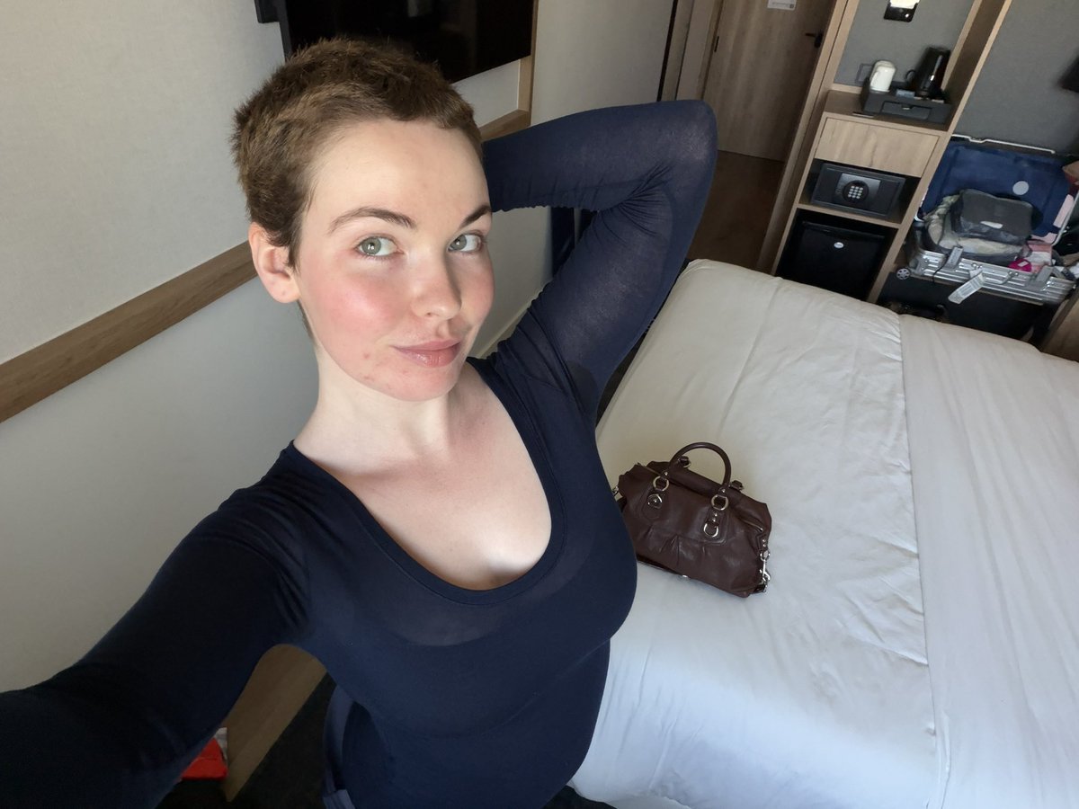 DollEmily21's tweet photo. Hello everyone 💙 https://t.co/x8Kqkcpm9p