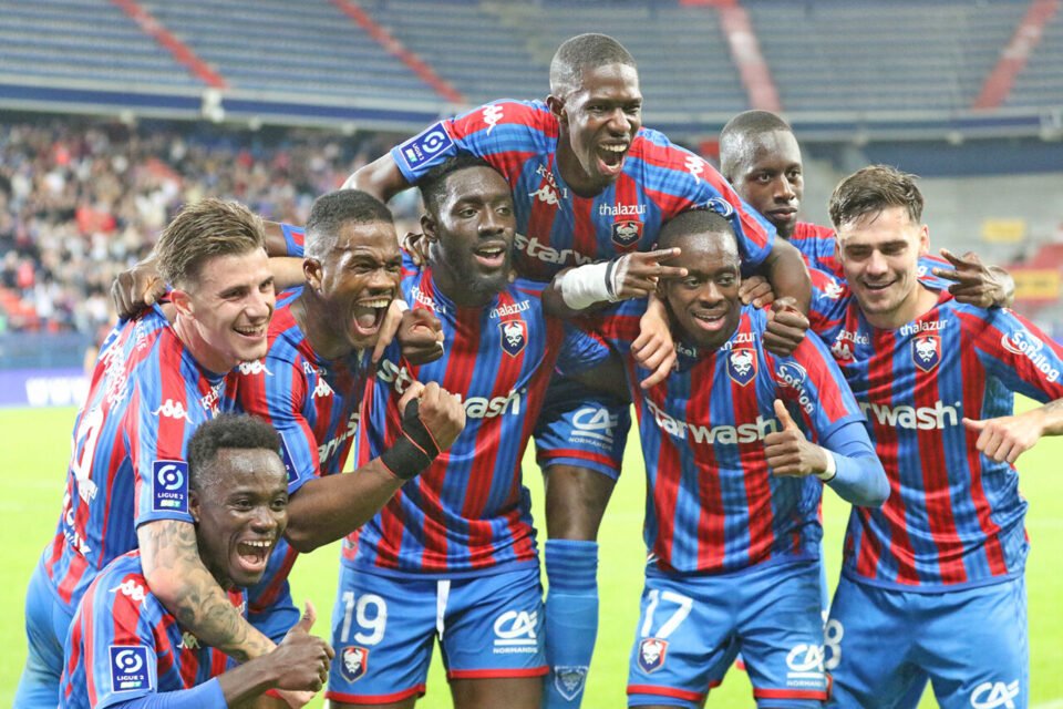 LeMalherbeast's tweet photo. La Saison 2022-2023 du Stade Malherbe Caen aurait pû tout changer BORDEL on avait tellement les moyens...😭

Mais nan on est en Ligue 3 et on galère ENCOREEEEEEEE 😭
#SMCaen #TeamSMC https://t.co/0NKdiDkoBe