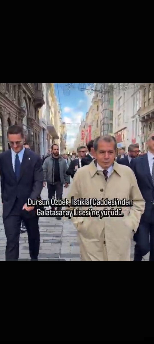 YakupYl60411200's tweet photo. @AkkayDenizz__ Bak abla bak. Bu ne kadar tercih edilen bir renkmis böyle. 
Ferhat Gündoğdu bej
Mehmet ağar 2 gün önce bej.
Dursun Özbek bej.
Bunlar bugüne kadar hep siyah diyen adamlardi.
Özellikle ağar ne oldu da bir anda bu kelle adamlar bej rengine sarıldı. İlginc https://t.co/sLnAoxYPa0