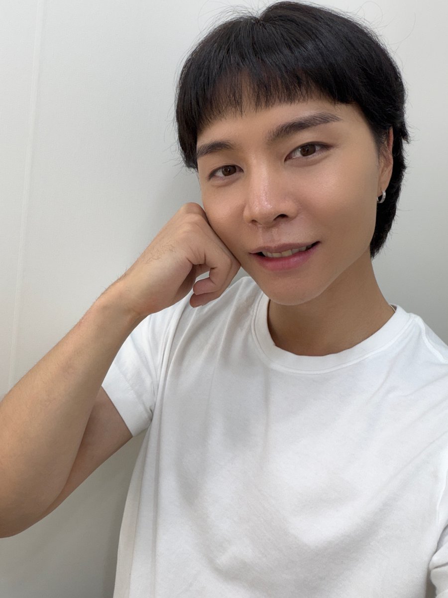 209_archive's tweet photo. 🌱johnny-ah but when are you gonna give us the john-yumi selca…?🥹
ㄴ🌻hul i still haven’t given it yet?
🌻kekeke i even saw it during the concert
🌻so i thought i sent it kekekeke
🌻ah as i’m seeing it again
🌻it’s kinda embarrassing hey
🌻(📷)
🌻kekekekekekekekekekekeke
🌻i took it to look as similar as possible to the poster photo but… 🙈
🌱mighty yumi
ㄴ🌻(📷)*
🌻kekekekekekekekekekekekekeke

*johnny looked up the meaning of “mighty”, meaning people or things that are big, sturdy & have a majestic feel