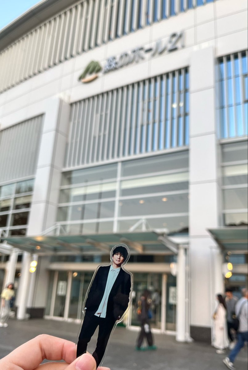 dsarsksk's tweet photo. 昨日もmiwaさんとの対バン、
とても最高でした。
本当にmiwaさんお綺麗でしたし、
セットリストも知ってる歌ばかりで
本当な歌声でした。
flumpoolの人見知りが出てましたね笑
今回も行けて楽しかった。
スクラッチC賞貰えました。
今日も行かれる方楽しんでください！
次は東京！！
#flumpool
#miwa https://t.co/qkvmfIjPZJ