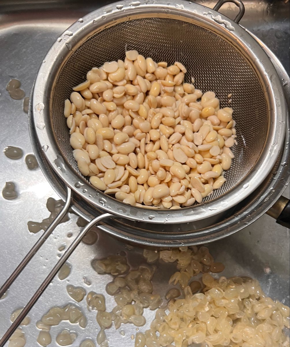 mentaian's tweet photo. 勉強の息抜きに、コングクス作ってみた！
大豆をひと粒ひと粒皮をむいてwww
朝散歩から帰宅して朝食食べるまで1時間半🥹ｵﾅｶｽｲﾀ

最近、自家製キムチ作りや韓国料理に凝っているこの頃。
韓国料理は野菜いっぱい食べられるので、ダイエット中にありがたい

コングクスはハイカーボデーならでは🤭 https://t.co/utb0DvLdke