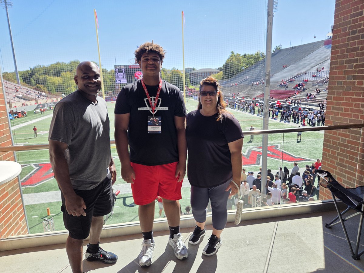 LJ_94_Smith's tweet photo. Had a great time in Oxford. So glad I was able to meet @Coachjpatton and see  @MiamiOHFootball in action.  #brotherhood #FrSZn #LinemenHoopToo 
@LMHSCoachPorter
@KYFUTURESTARS @Coach_QBorders 
@LeoOtt123 @drew15martin @Martin_Miami_HC  @Brett_Meyer2 @ColtArthur @prepredzoneky @54SportsNetwork