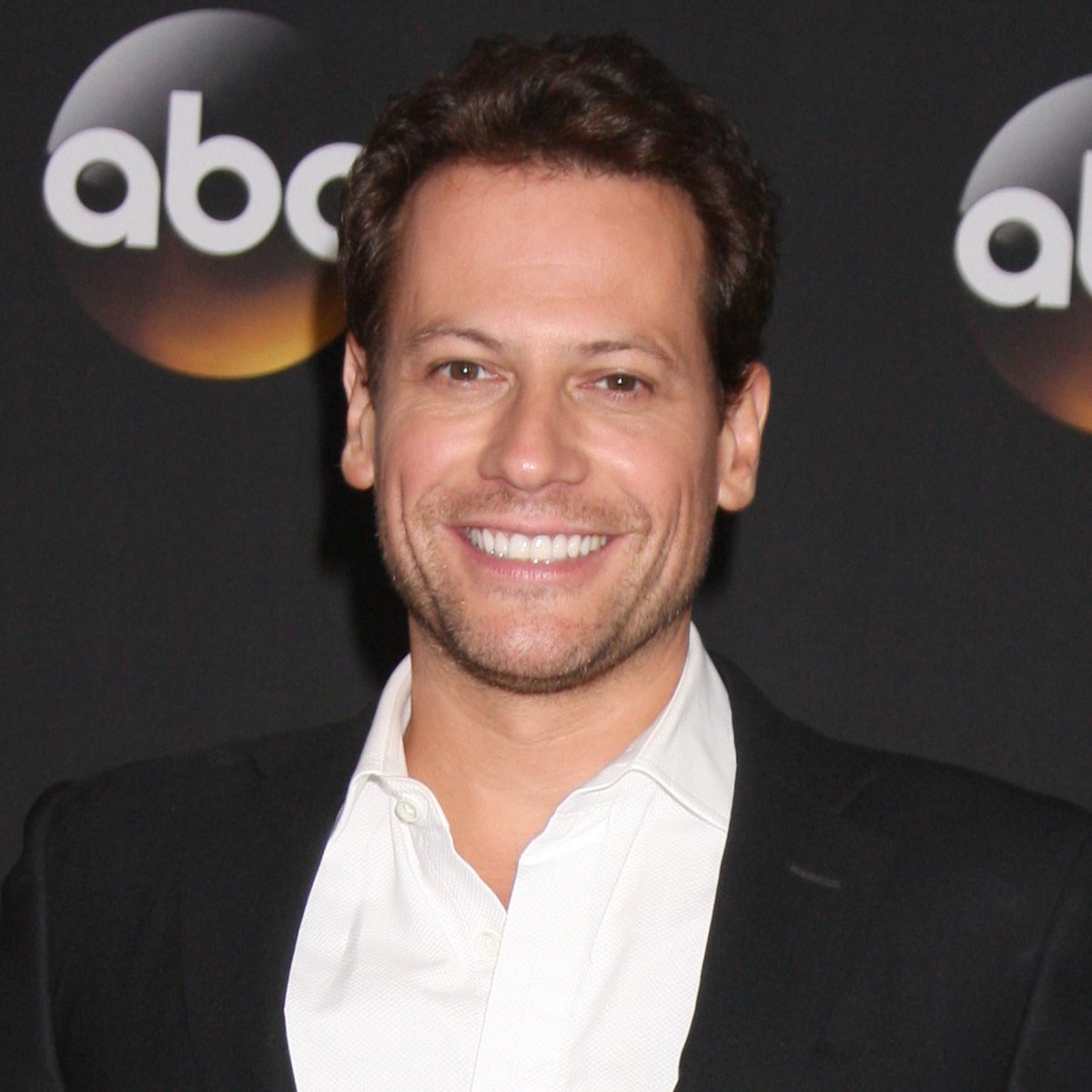 CoveredGeekly's tweet photo. Ioan Gruffudd says he believes fans who think his Fantastic Four is the best only think that out of nostalgia

He compares it to how everyone has a favorite James Bond actor, typically the one they grew up watching

Fans want him back for Secret Wars

(via @thelegacyofnerd) https://t.co/2BLv3wBGW0