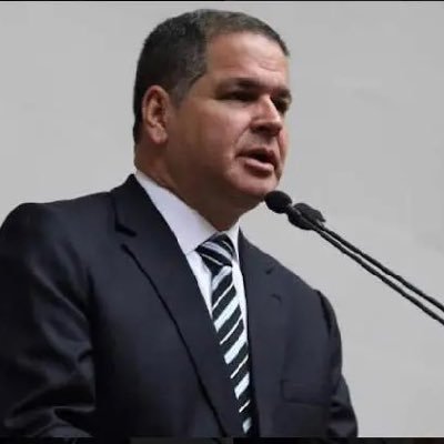 pelonmatt's tweet photo. MERETRICES POLÍTICAS ROJAS Y AZULEZ , abundan en Venezuela!! https://t.co/7Z8H05nEfh