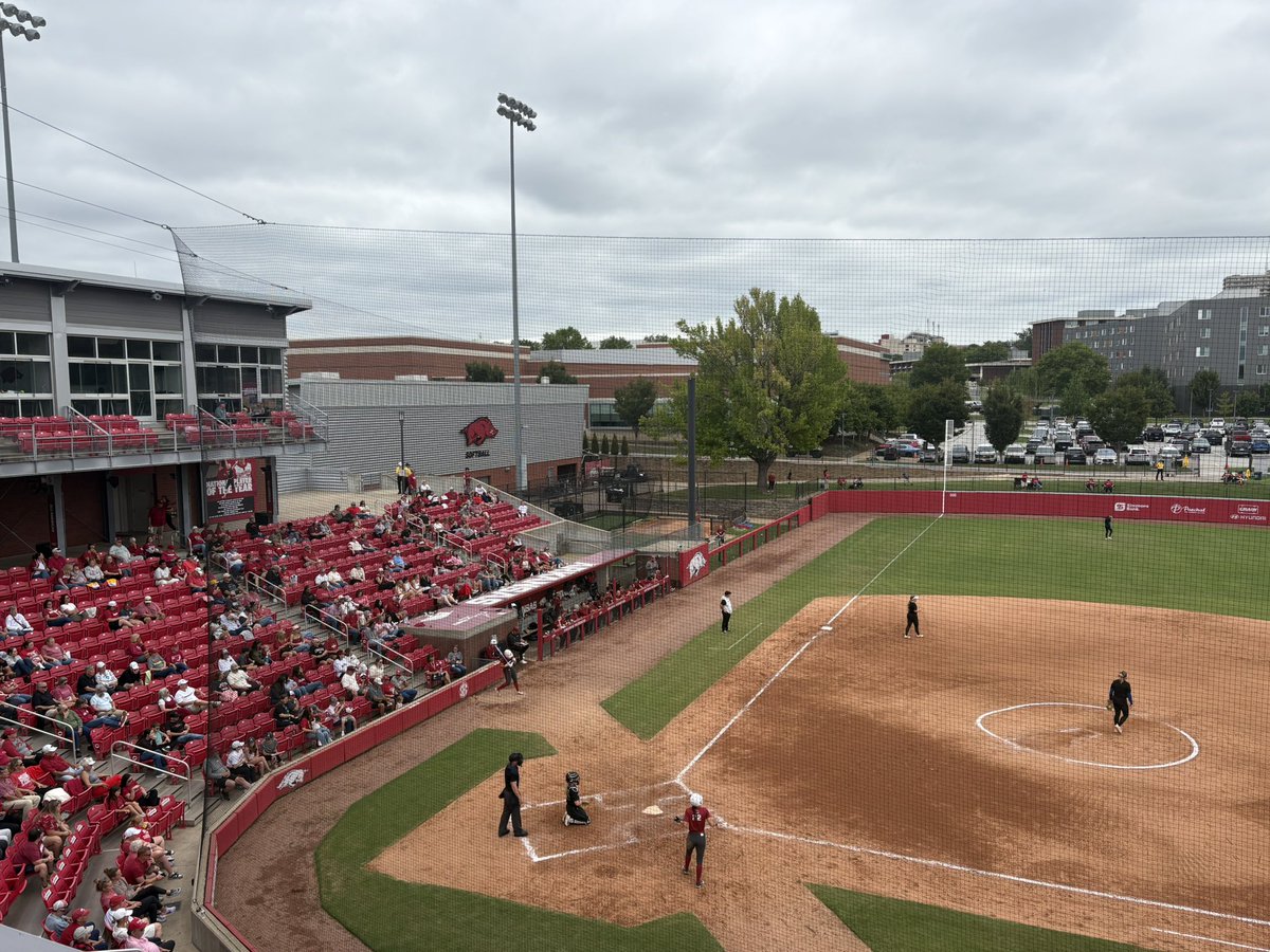 KTHogs's tweet photo. We interrupt this college football Saturday to take in some @RazorbackSB! Great afternoon at Bogle Park 🐗🥎 https://t.co/LHin79DM7F