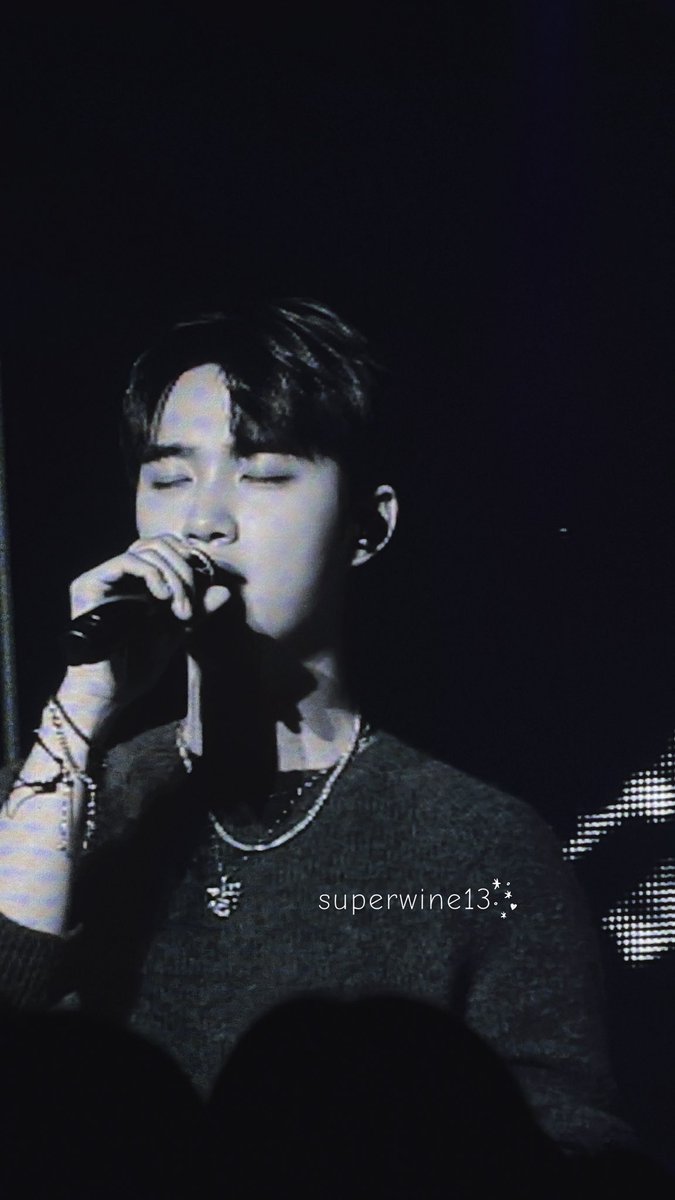 Super_Wine13's tweet photo. I’m lost in you
#DAYOFF_INSEOUL
#도경수_데이오프_첫콘
#됴콘_첫콘_지금부터DAYOFF https://t.co/A080mL1qq9