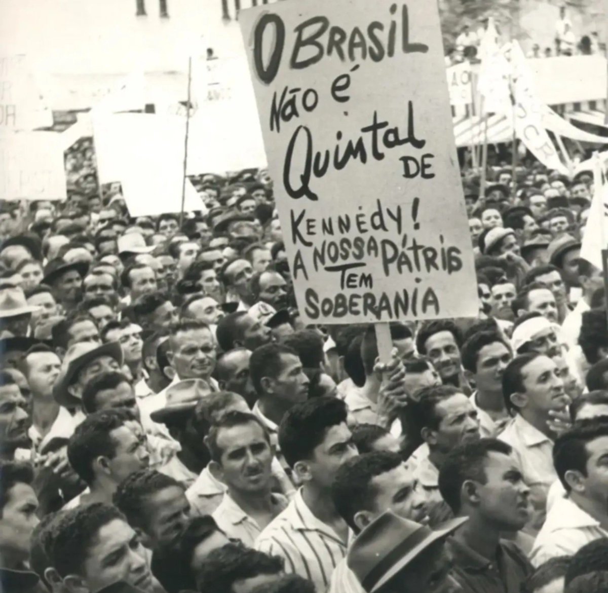 docem1sterio's tweet photo. eu vejo o futuro repetir o passado... https://t.co/XSQX4SqiW5