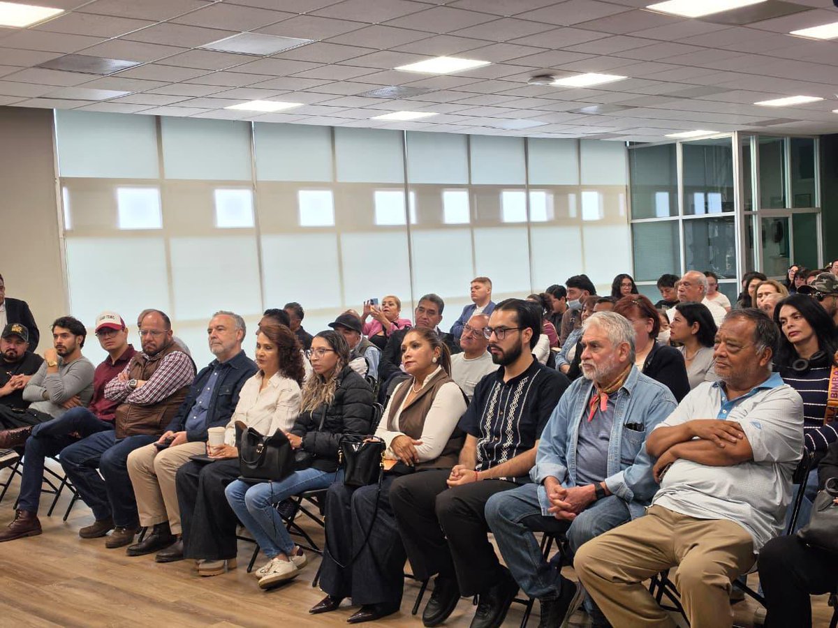 aramirezcuellar's tweet photo. En la Cuauhtémoc, un gran paso en la unificación. Vamos a rescatar la Alcaldía. Hoy tuvimos reunión con liderazgos y vecinos, construyendo mejores condiciones de vida para nuestras colonias. https://t.co/T0pRf1ctoZ