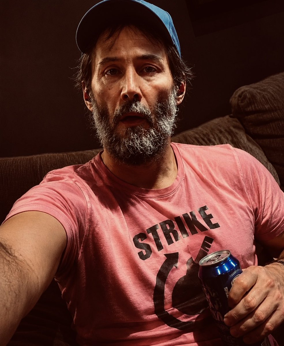 KeanuReeveyyn's tweet photo. You mean so much to me. ❤️ Every time I think about you, I find another reason to smile. I’m grateful to have you in my life, and I hope you always know how deeply you’re loved and appreciated. ❤️ https://t.co/kIiQoYOTeX