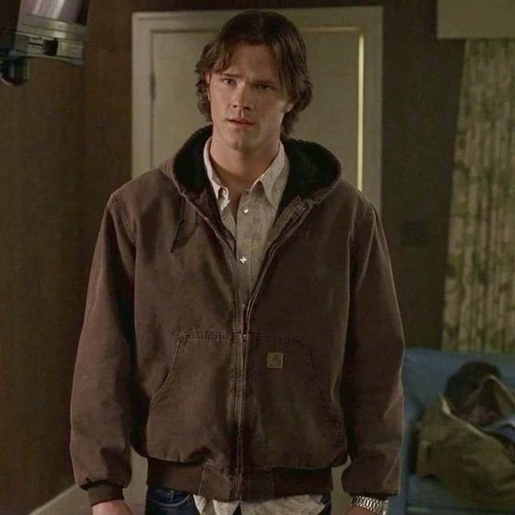 keepurpl's tweet photo. I would kill for that stupid carhartt Sam Winchester jacket https://t.co/LvyTzgqR1L