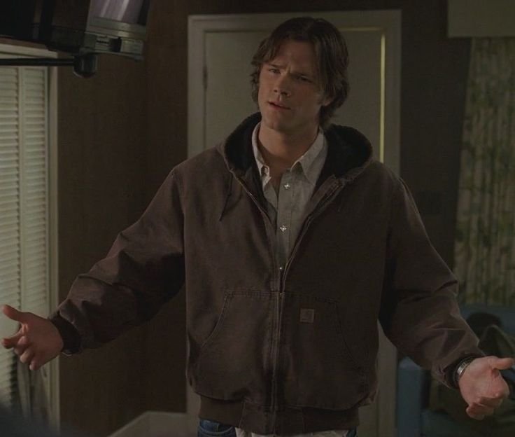 keepurpl's tweet photo. I would kill for that stupid carhartt Sam Winchester jacket https://t.co/LvyTzgqR1L
