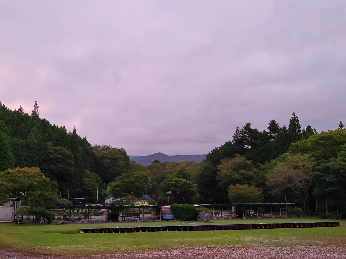 suyamashooting's tweet photo. おはようございます☀
10月4日（日）今朝の須山情報です。
天気　曇り☁️→晴れ☀️
気温　12℃→21℃
風　　微風
本日はB面、スキート面予約が入ってます。

本日も皆様のご来場スタッフ一同心よりお待ちしております。 https://t.co/uQGPQHEg4k