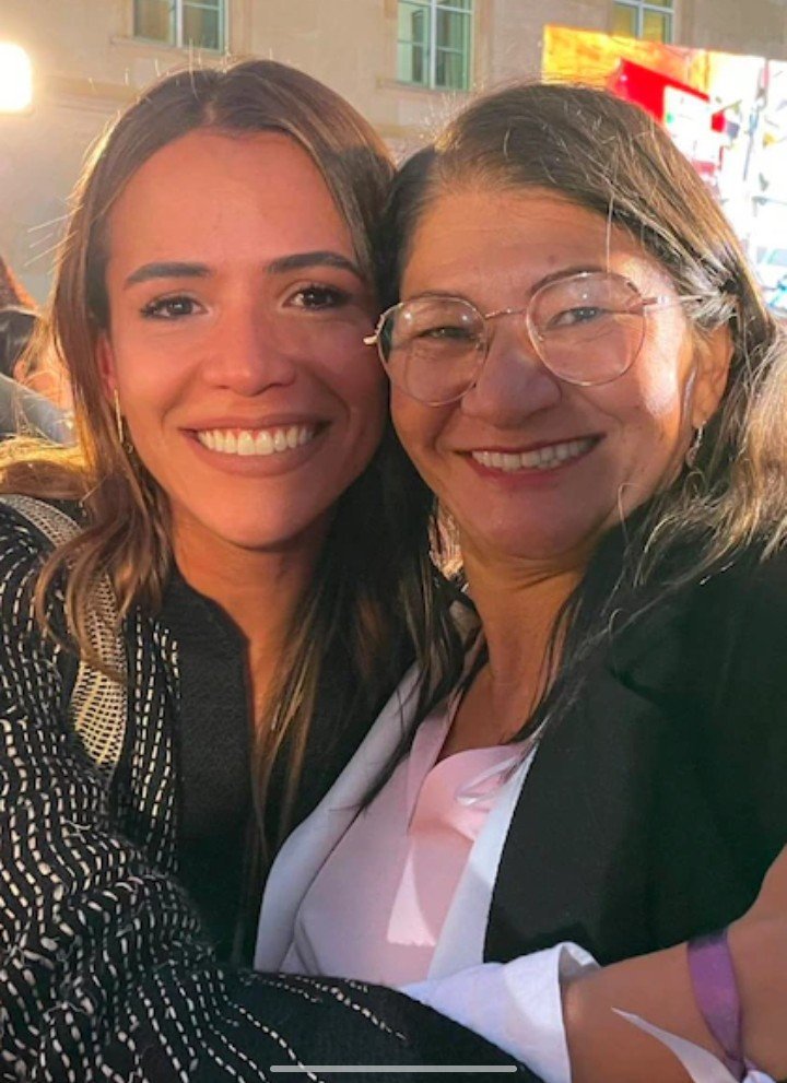 jusediaz12's tweet photo. Quiénes me acompañan en este deseo... quitar visa y a la lista OFAC

Pedirle a @DeputySecState que por favor observe a esta Senadora que sonríe plácidamente al lado de una agitadora que destruye la Democracia en América... Al otro lado se encuentra la Guerrillera de las FARC. https://t.co/Ti3Ugshv8i