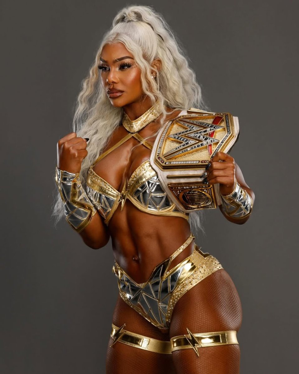 stormslani's tweet photo. It was made for her 😍😍😍 https://t.co/lYdoR0QUYg