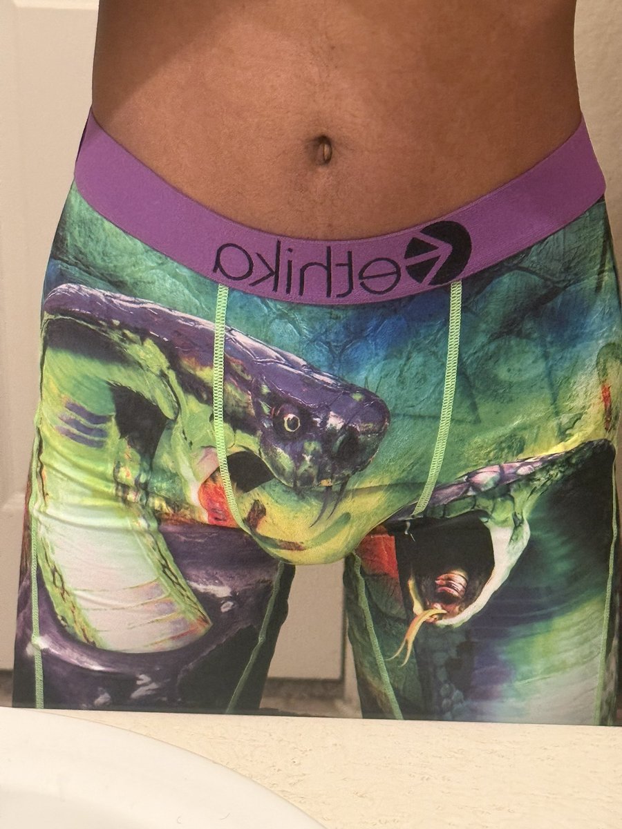mrmidnight204's tweet photo. i send you this on accident wyd? https://t.co/iT0dHyiL4Z