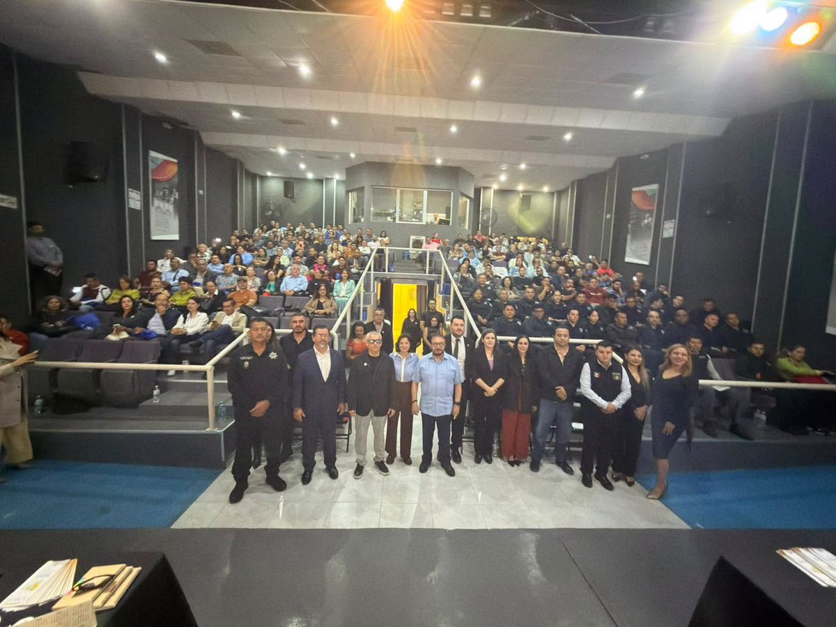 sspdgo's tweet photo. #SSPDgo a través de #LíneaAmarilla , realiza trabajos coordinados de jornadas de difusión de prevención del suicidio y promoción de la salud mental, en trabajo conjunto con @SGGDurango con estrategia  @Vive_Dgo y el Sistema Estatal de Telesecundaria Dgo . https://t.co/QM1LtTUV6e