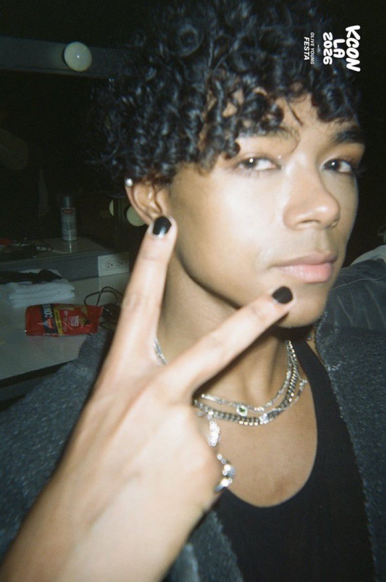angelzzkiss's tweet photo. Happy Birthday to the Carioca, Brazilian funky baby of our hearts😻 https://t.co/he7L0crSZj