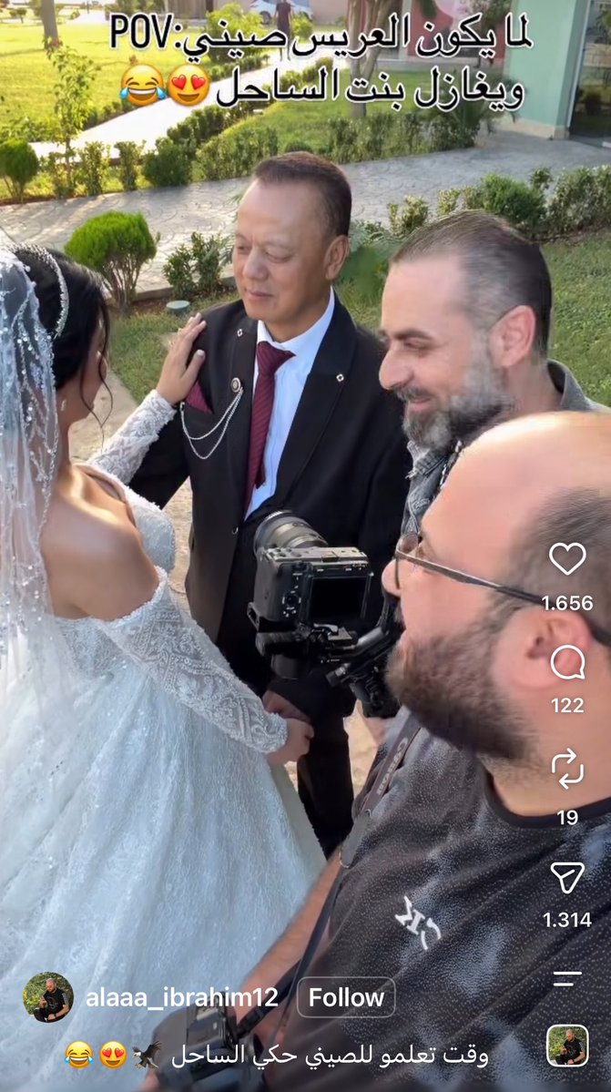 aslns's tweet photo. @_l1l0o مين قلك الحق عل بنات بس ؟ الحق عل اهالي المقرنين الي عم يبيعوا بناتهم مقابل مصاري اي من الجوع يعني هي الحقيقة ان عجبك ولا لا 
وانتي بنفسك كتير منيح بتعرفي هل شي انه صاير بسوريا ترند حالياً شغلت الصينيين ولبنغال وغير جنسيات.
بل نسبة الك ل��ن انتي معصبة كتير وردة فعلك تدل انتي هيك https://t.co/Jz0kYzQpSp
