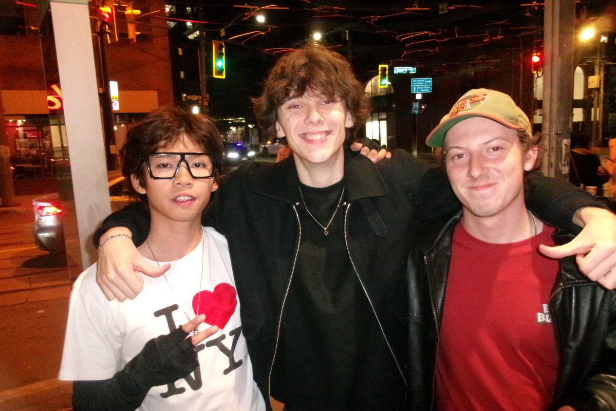 weaveroftweets's tweet photo. My glasses broke and now I look like a #nerd https://t.co/nOe7zUTj5E