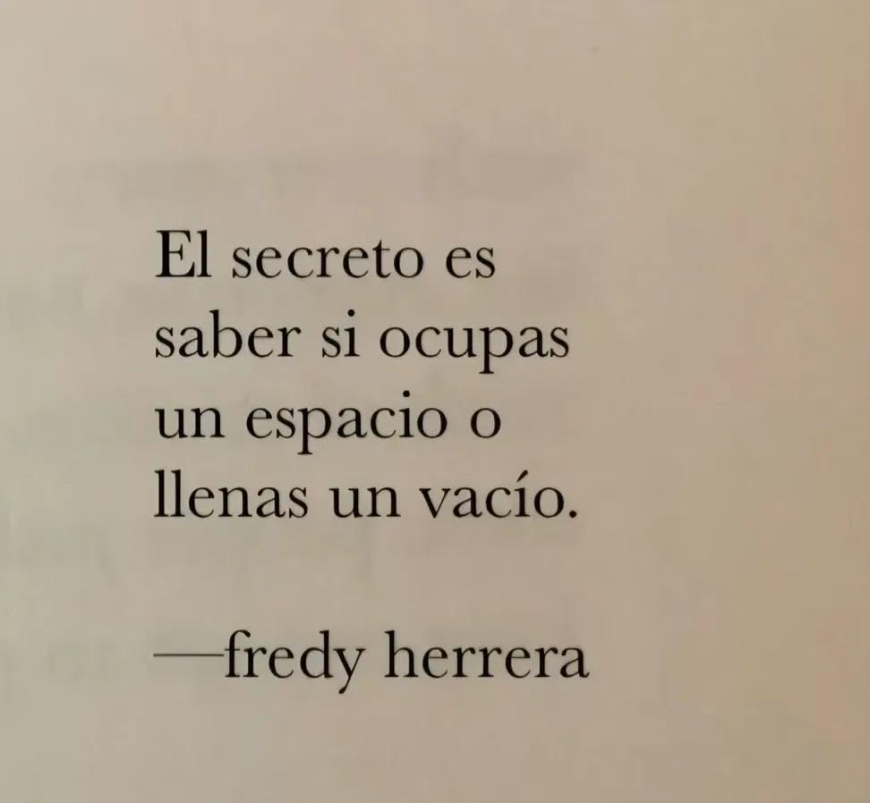 Cementedelibros's tweet photo. La diferencia es abismal. 
No llenes un vacío, nunca. 🥺 https://t.co/mitQRoTzGc