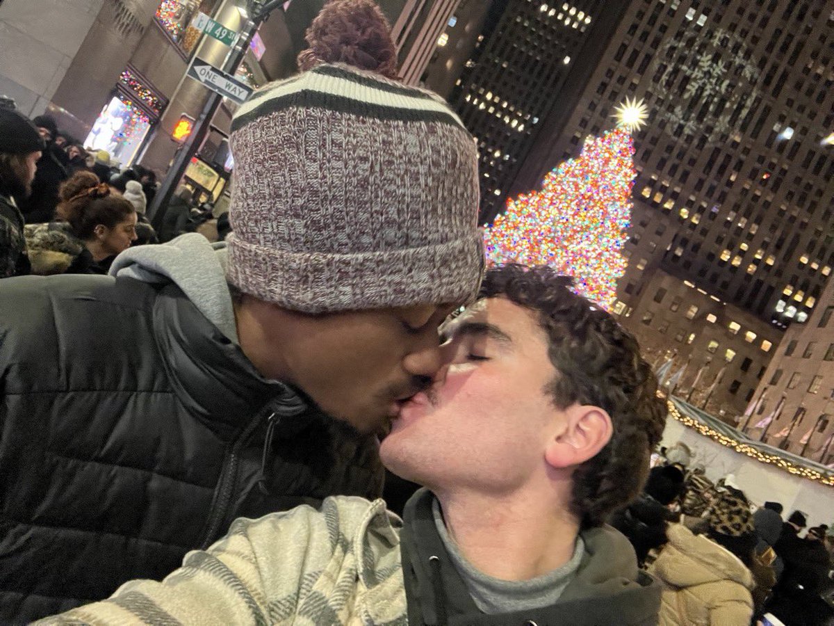 Dan21x's tweet photo. cheers to us, the love of my life <3 https://t.co/p4F19yFeRc