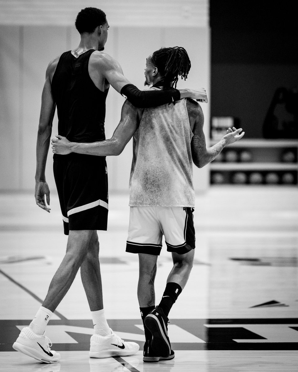spurs's tweet photo. the work continues 📈

@Ticketmaster | #PorVida https://t.co/x1ndGPtQ9j
