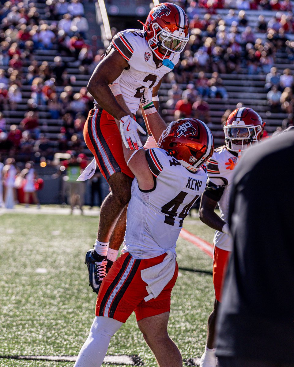 bgsu's tweet photo. First #MACtion game of the season and the Falcons take home the dub against Miami!!!!!!! #AYZIGGY https://t.co/jEg90z53aY