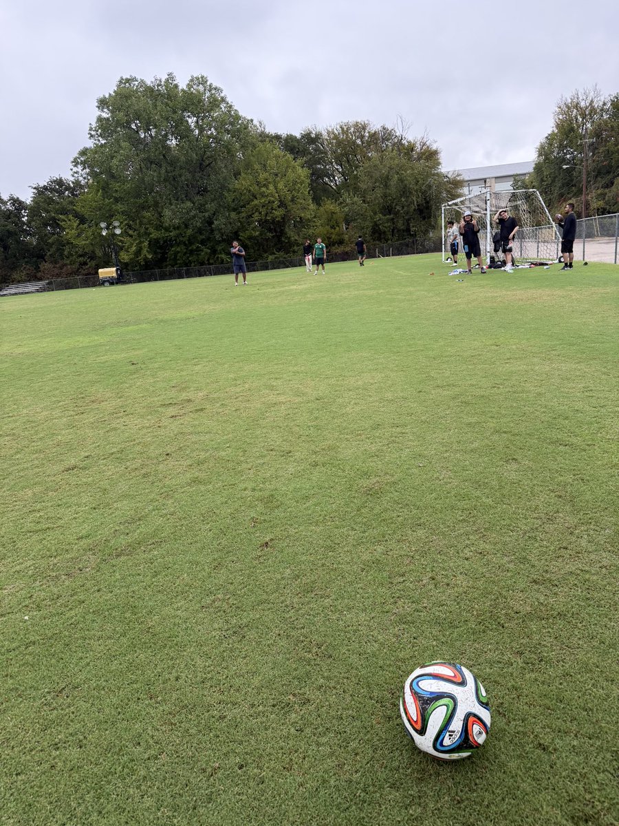 mishael3004's tweet photo. ⚽️ #futbol #calm #rainyvibes https://t.co/KvcBUC55Pi