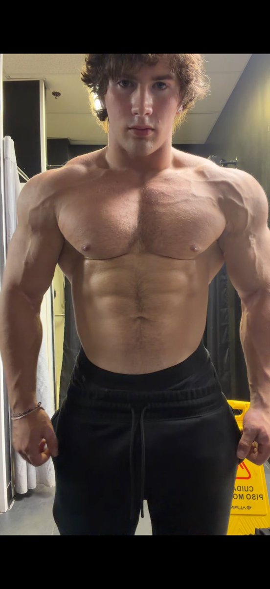 PaulJacksonFit's tweet photo. #gym #bodybuilding #fitness #fyp #viral https://t.co/JXV2bb0o9e