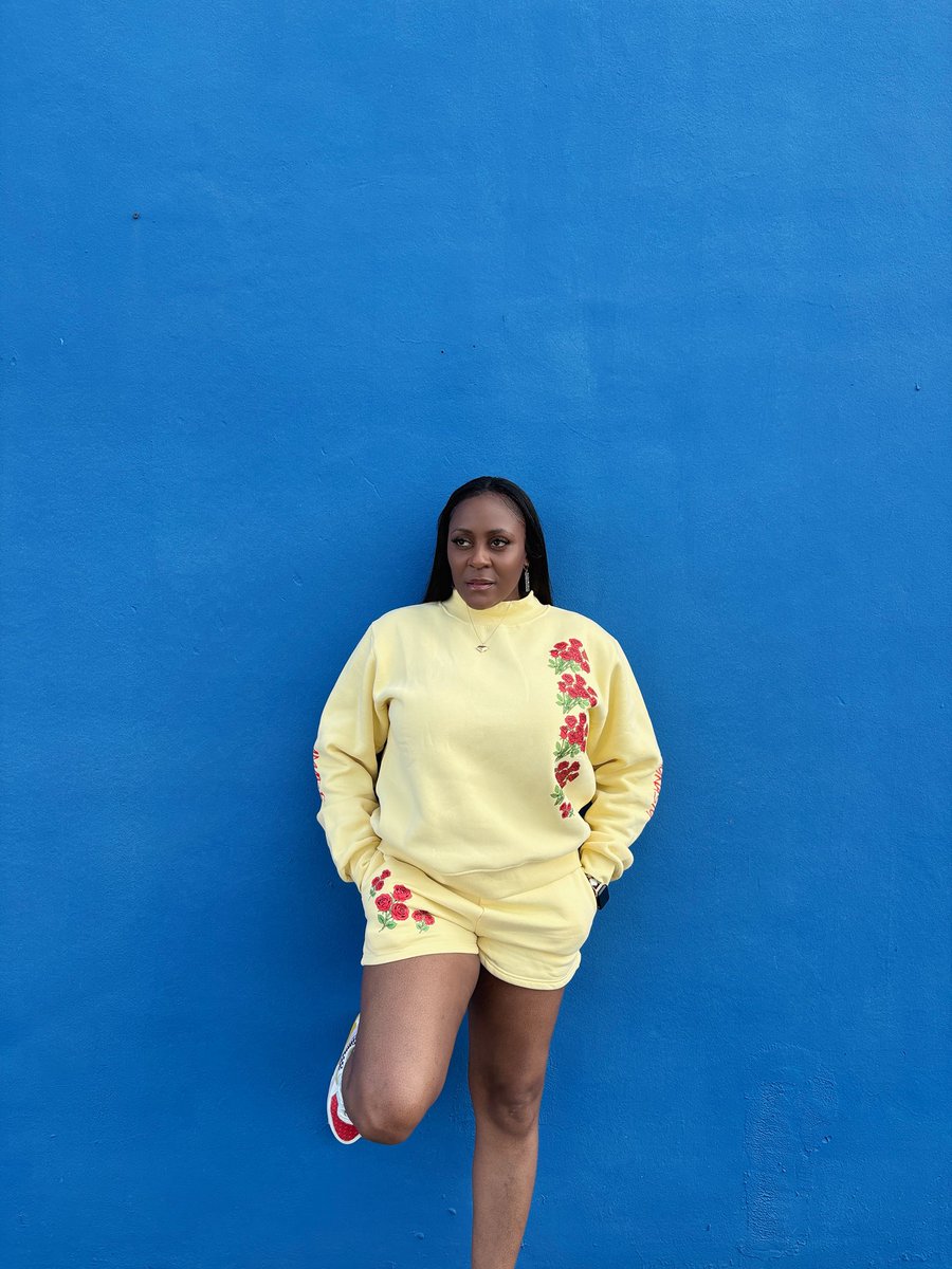 amaredynasty's tweet photo. I created this set for the woman who DOES NOT want to think about what she’s wearing today. 😂

Perfect for errands, running around, or those days when you want to look put together without doing the most.
Shop the Unshaken Collection. 🧡
Link in bio to shop https://t.co/ofllOKyEK9