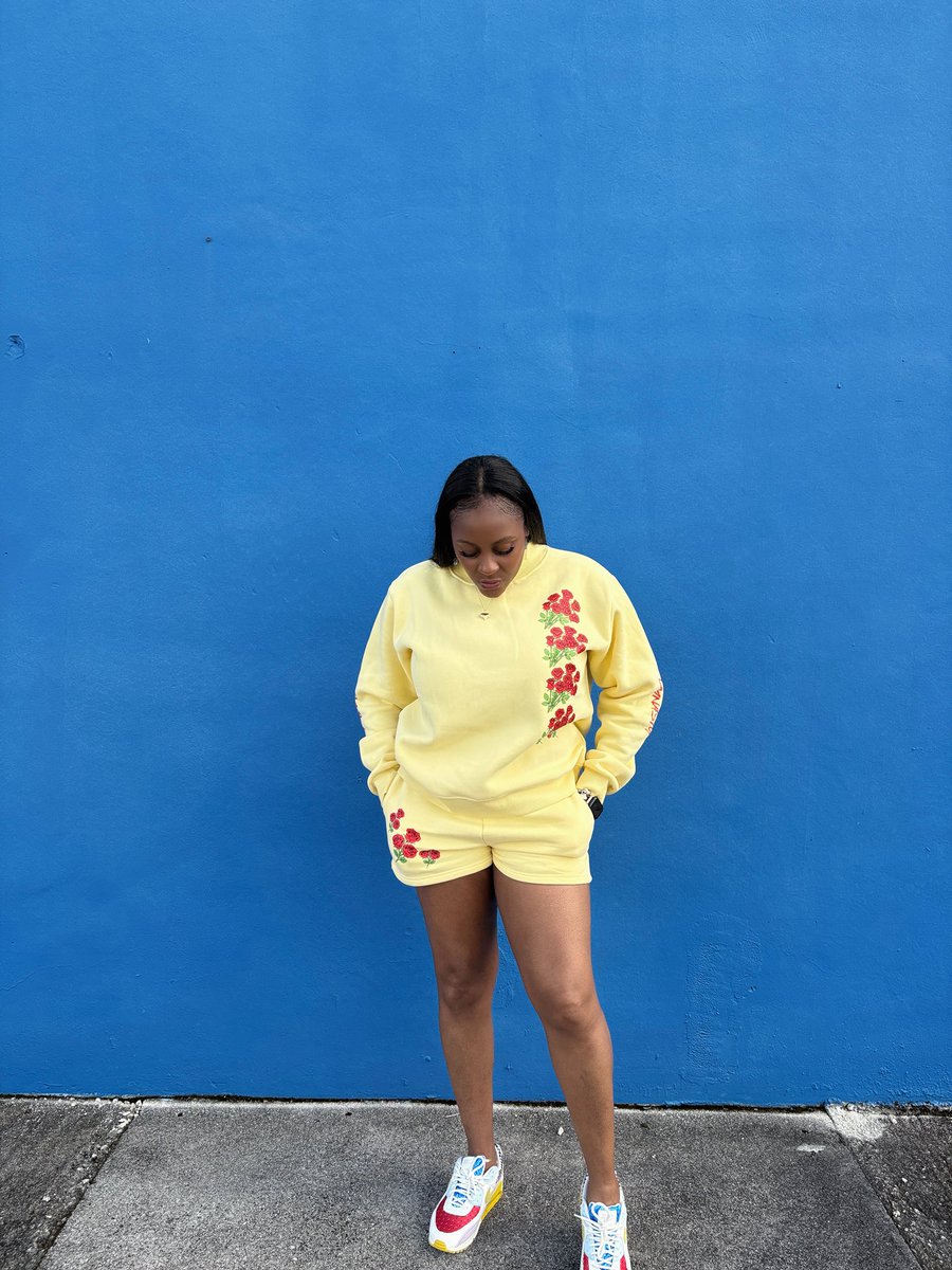 amaredynasty's tweet photo. I created this set for the woman who DOES NOT want to think about what she’s wearing today. 😂

Perfect for errands, running around, or those days when you want to look put together without doing the most.
Shop the Unshaken Collection. 🧡
Link in bio to shop https://t.co/ofllOKyEK9