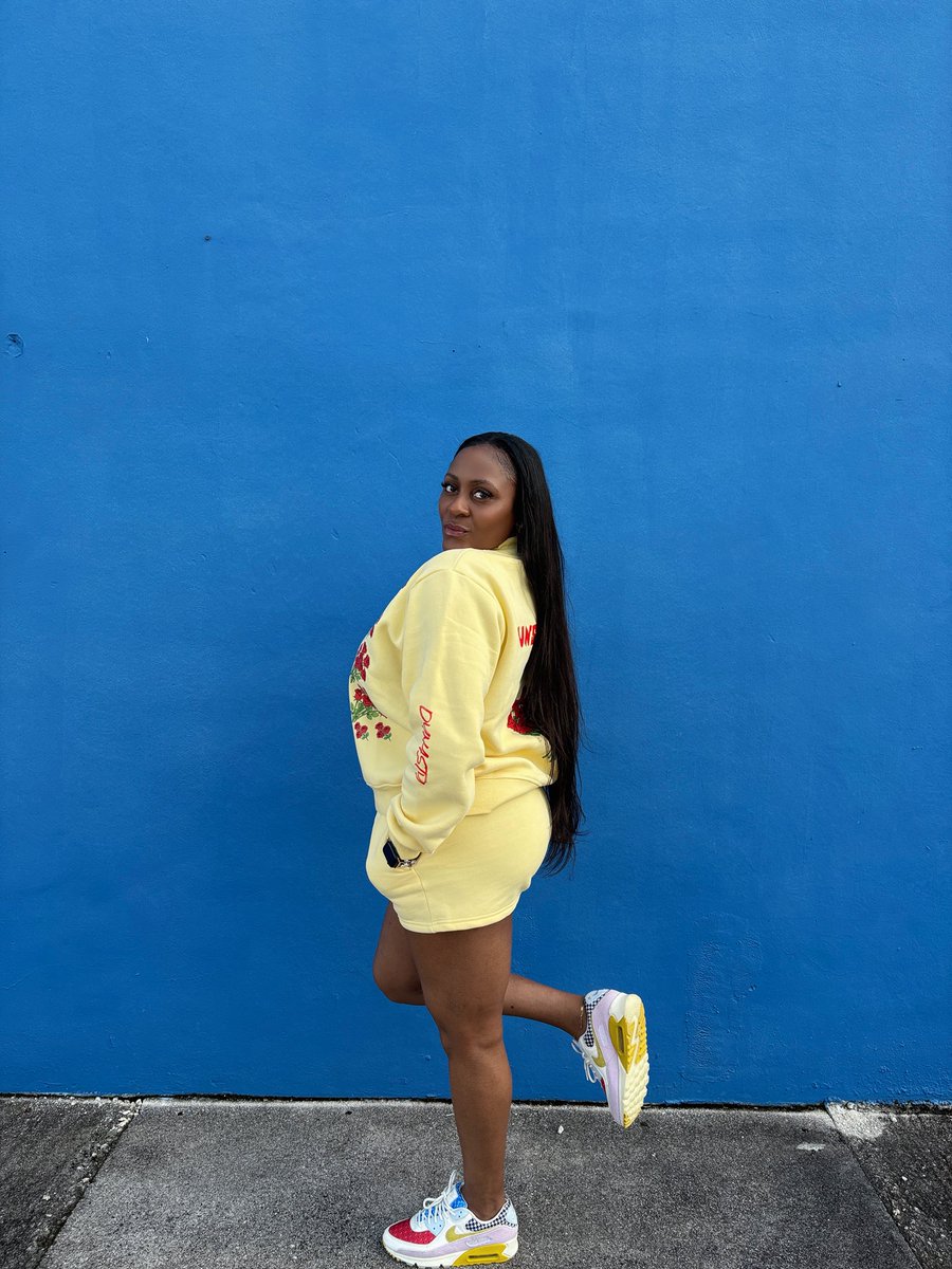 amaredynasty's tweet photo. I created this set for the woman who DOES NOT want to think about what she’s wearing today. 😂

Perfect for errands, running around, or those days when you want to look put together without doing the most.
Shop the Unshaken Collection. 🧡
Link in bio to shop https://t.co/ofllOKyEK9