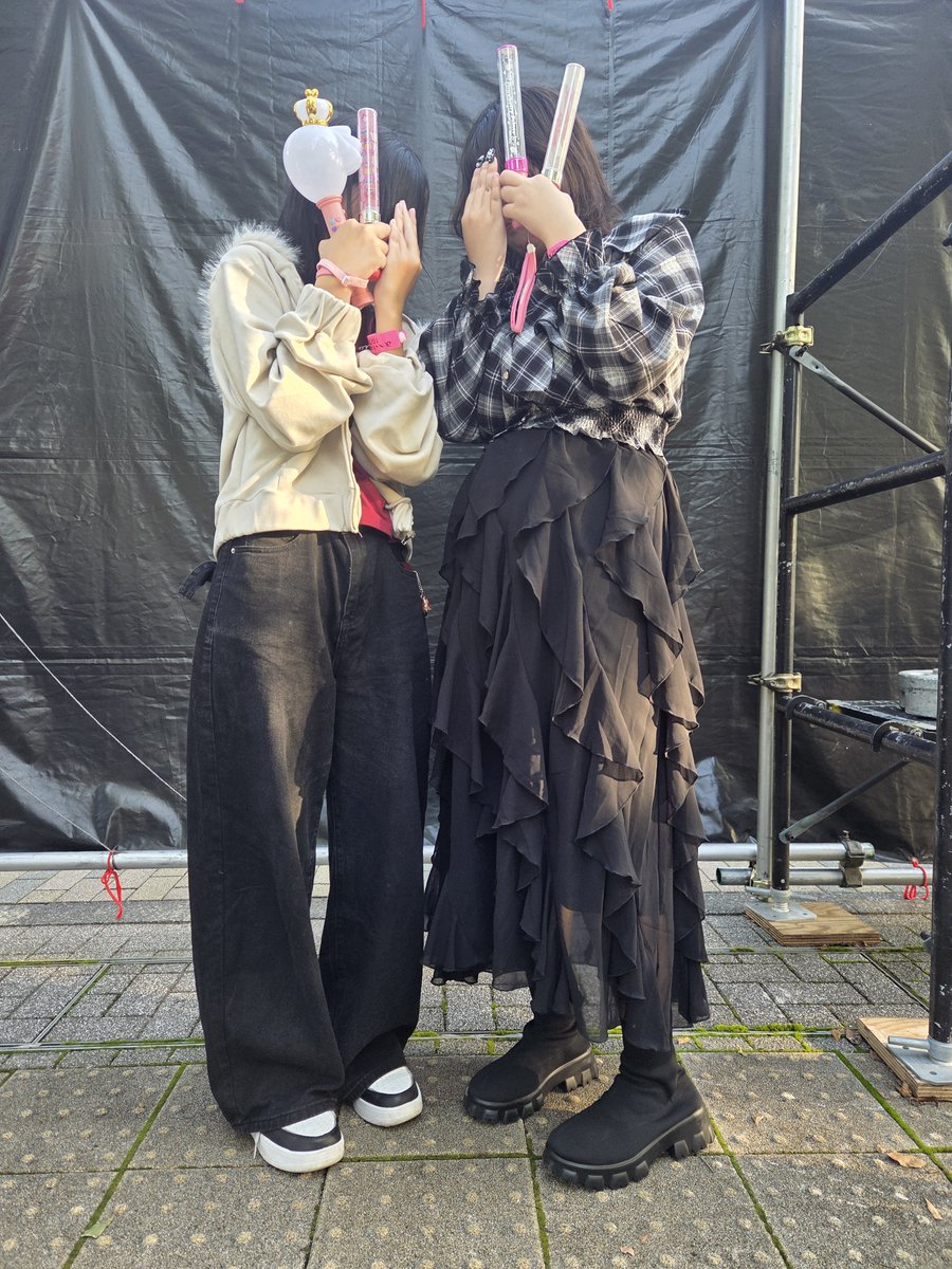 riu56N's tweet photo. すとぷりと出会えてなかったらこんな素敵な出会いなかったと思うくらい最高な友達と出会えた！もうこの俺の愛方とは9年くらいの仲なんですよ🤭初めましてしたのは最近なんだけどね💦ほんとにありがとう！昨日ツイートしようとしてできなかったことw宇宙一楽しかった❤️
@ruriinu_ https://t.co/Sf5sB8b4mt