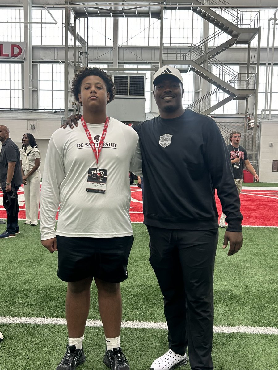 TylerThomp21494's tweet photo. Had a great time at Miami of Ohio thanks for having me @CoachPoe1914 @JHMerrittJr https://t.co/Lt7wMmycT4