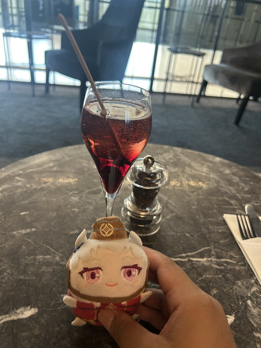 Th3_Budha's tweet photo. Budha here.
After the nightmare of yesterday to this morning, I was able to fly to Paris for the Grand Prix L’Arc de Triomphe!
It’s nice to finally relax, I will meet my friends tomorrow.
Good Night. https://t.co/vGSdICuEUP