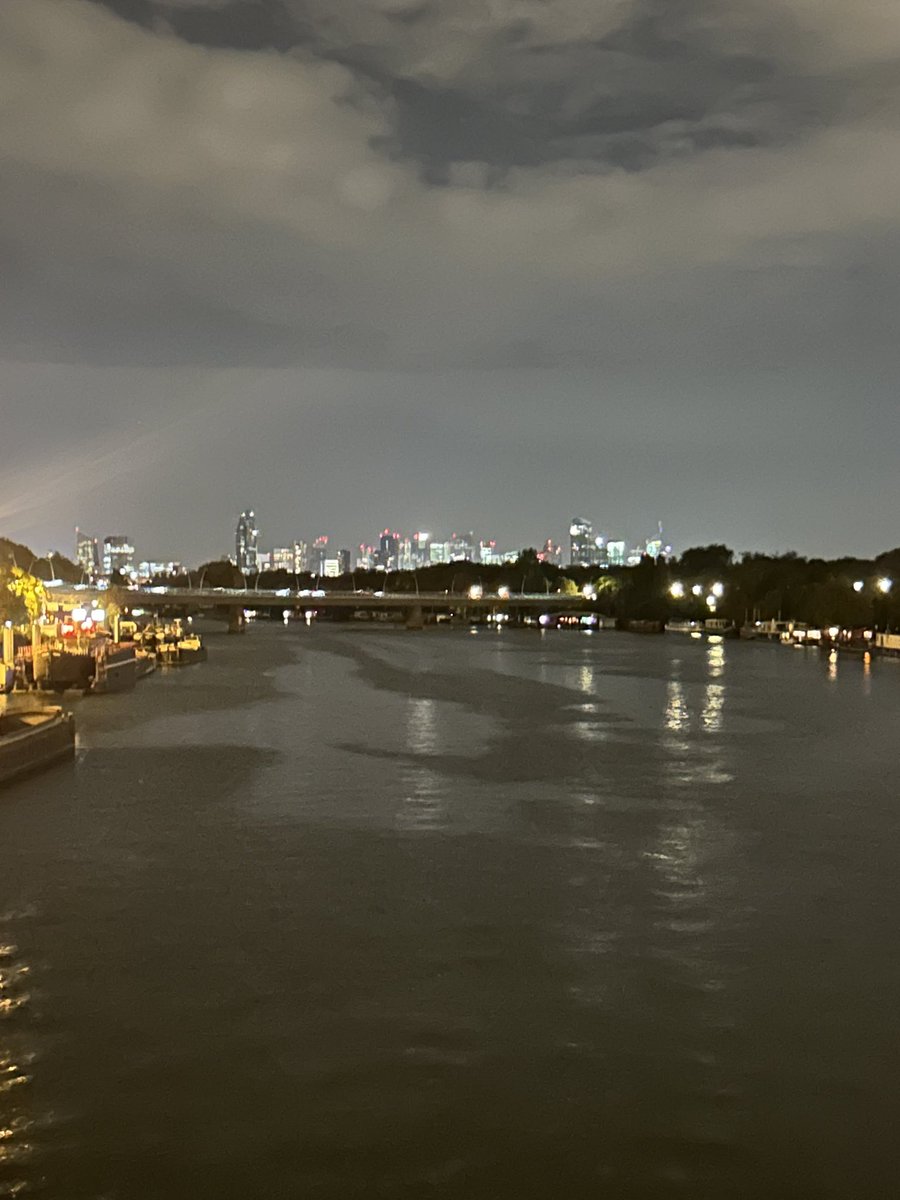 Th3_Budha's tweet photo. Budha here.
After the nightmare of yesterday to this morning, I was able to fly to Paris for the Grand Prix L’Arc de Triomphe!
It’s nice to finally relax, I will meet my friends tomorrow.
Good Night. https://t.co/vGSdICuEUP