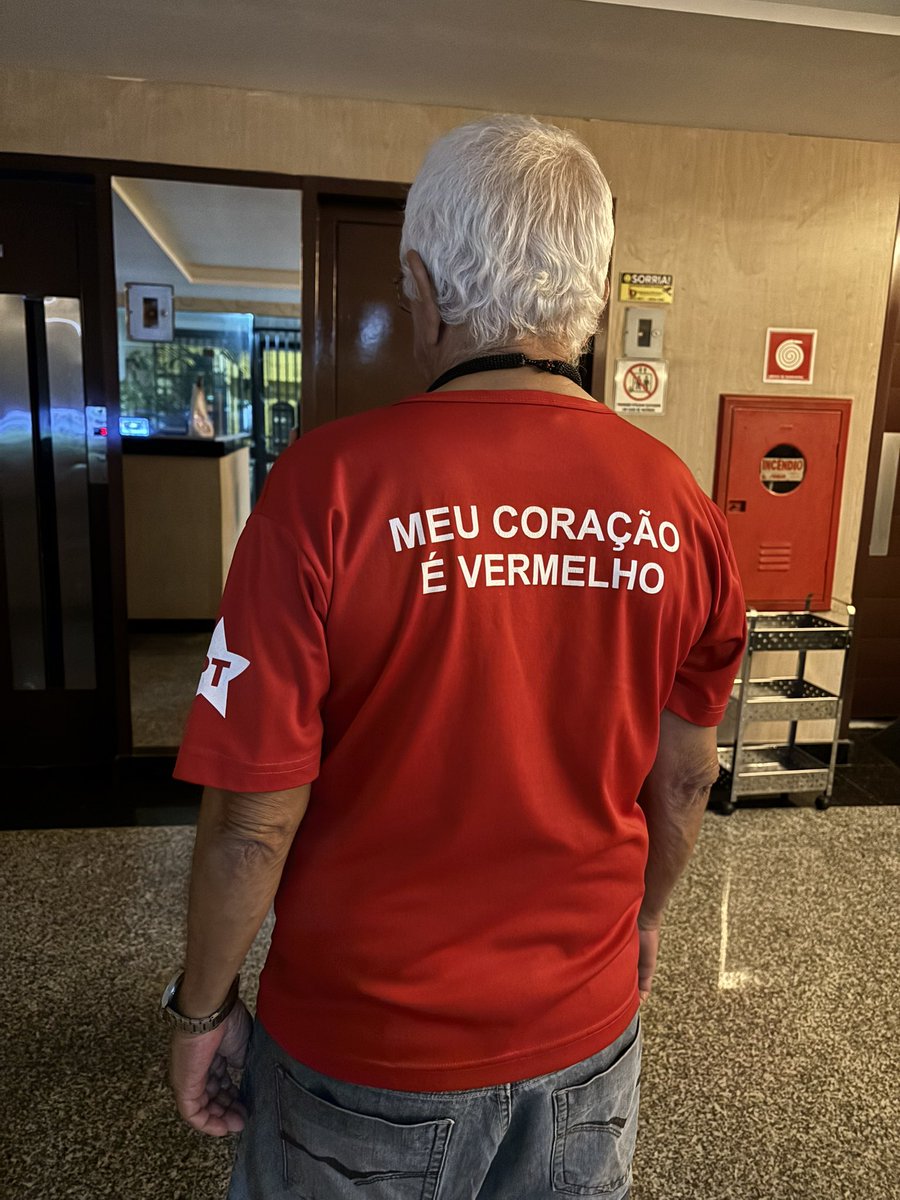 mnnogr's tweet photo. meu vovô lindo ⭐️ https://t.co/0zHMHg6wNO