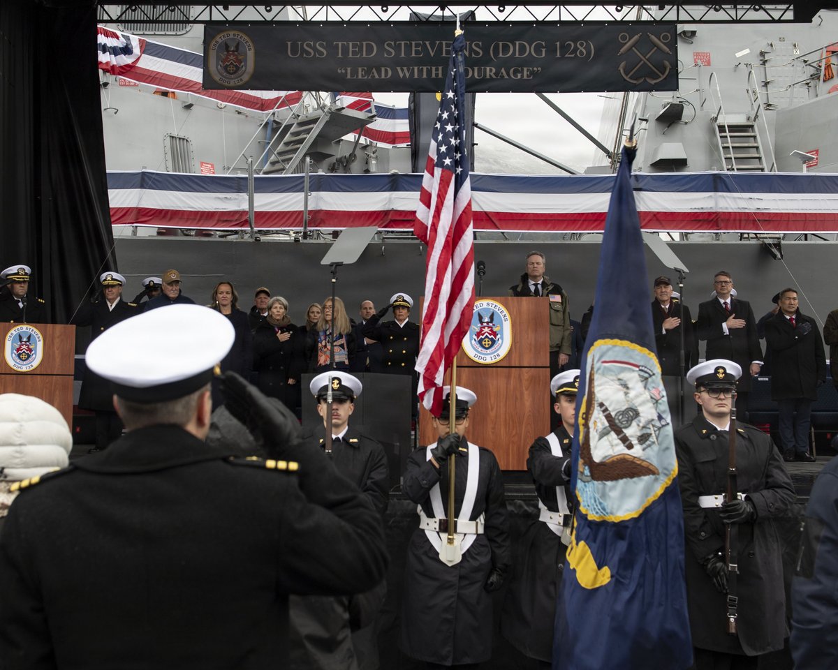 USFleetForces's tweet photo. 📍Whittier, Alaska

"Man our ship and bring her to life!" ⚓️🇺🇸

Congratulations to the crew of the newly commissioned USS Ted Stevens (DDG 128)!   

#USNavy #USSTedStevens #DDG128 #LeadWithCourage

📸: Mass Communication Specialist 1st Class Chelsea Daily https://t.co/irJnl7ysRF