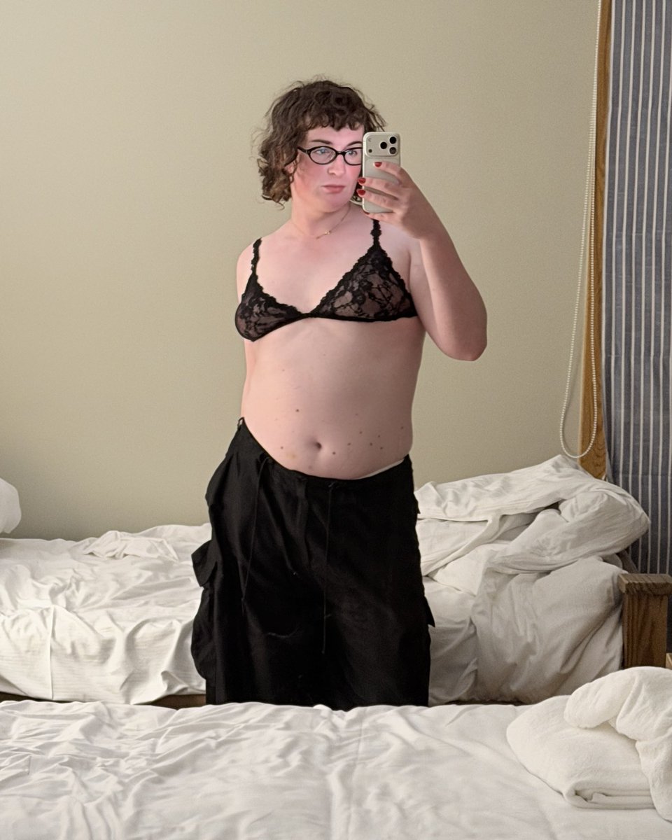 bgettingthere's tweet photo. holiday mirror https://t.co/roOeDizgar