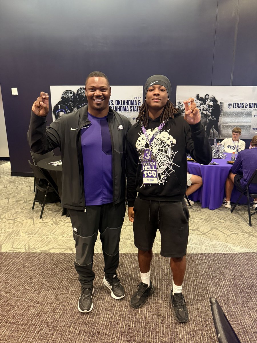 JrueSimmonss's tweet photo. Humble to receive another offer to continue my athletic and academic career with @TCUFootball @Antonio_Wilc @CoachSammis @alleneaglesfb @RecruitAllen @CoachLWig @CoachCadeRye @fbcnt4 @samspiegs @MikeRoach247 @Damien_Butler8 https://t.co/c0uAirqulT