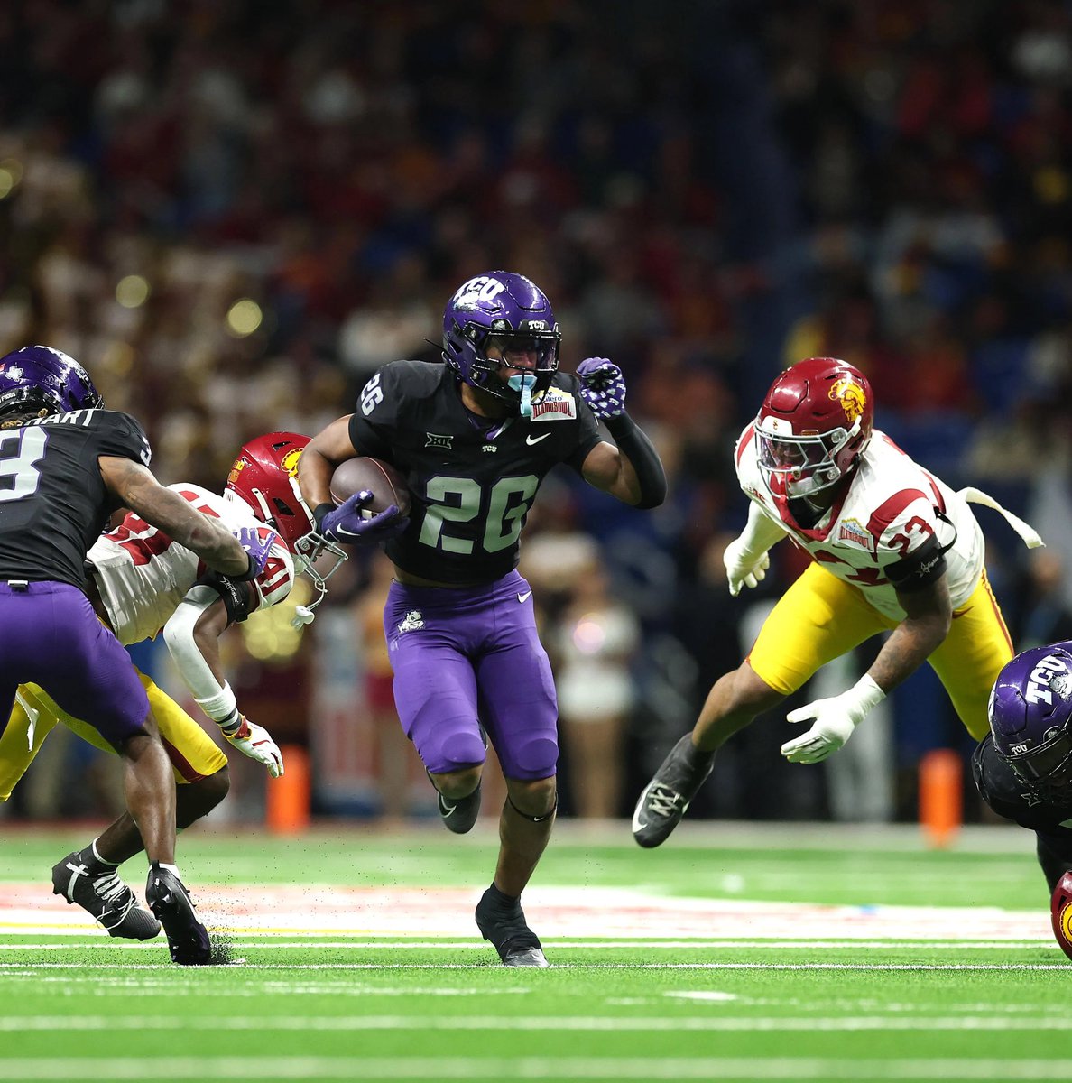 JrueSimmonss's tweet photo. Humble to receive another offer to continue my athletic and academic career with @TCUFootball @Antonio_Wilc @CoachSammis @alleneaglesfb @RecruitAllen @CoachLWig @CoachCadeRye @fbcnt4 @samspiegs @MikeRoach247 @Damien_Butler8 https://t.co/c0uAirqulT