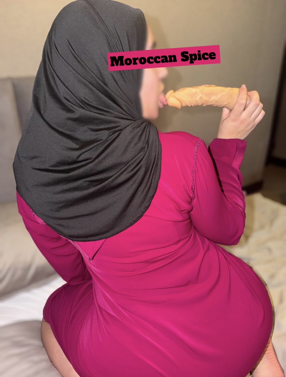 spicemoroccan's tweet photo. Imagine if you were the one I was teasing like this… 👀

#hoejabi #hijab #moroccan #arabic #darija #kehba #jeleba #bigbooty #horny #marocaine #arab #blowjoab #deepthroat #muslima https://t.co/UbXL3P8k10
