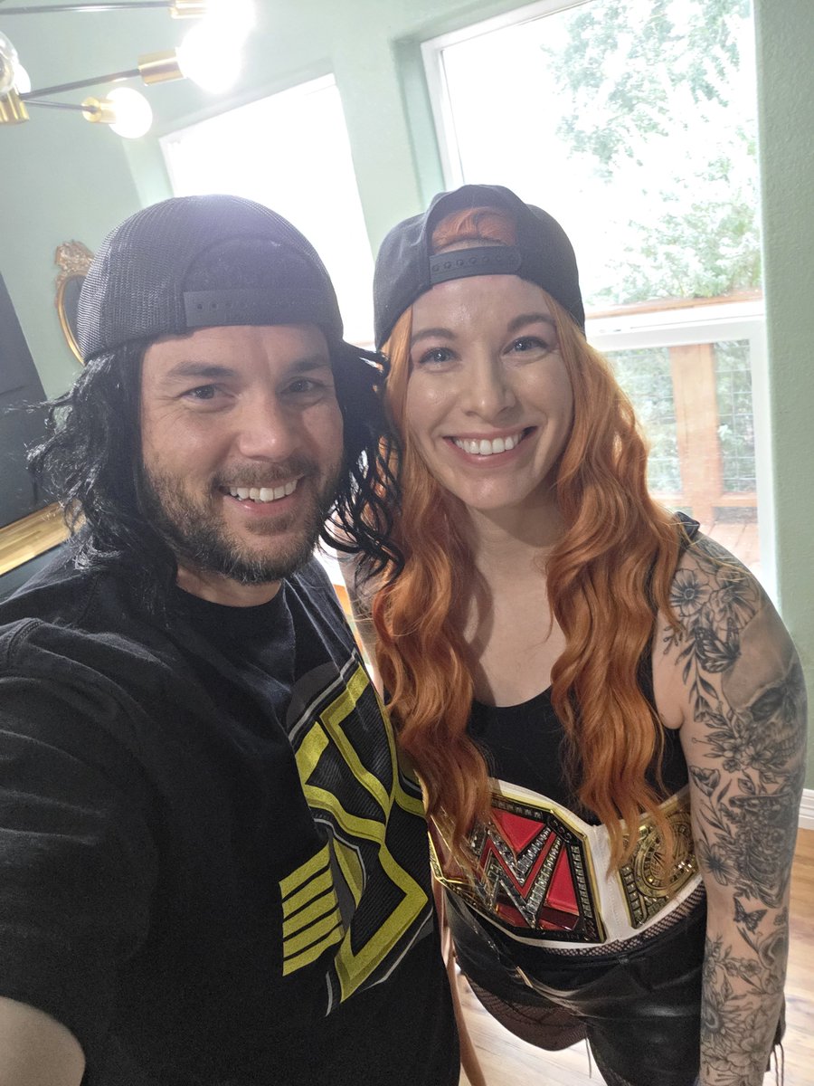 alfie2u's tweet photo. @WWERollins @BeckyLynchWWE 
Celebrating my 41st birthday with my best friend! As our favorite best friends https://t.co/pthxD6sHr9