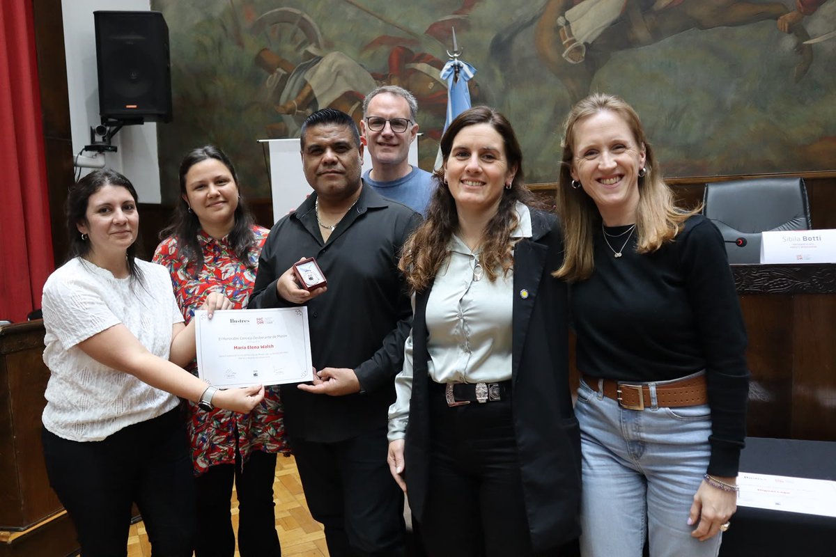 hcd_moron's tweet photo. 🏛️ Reconocimos a Ciudadanas y Ciudadanos Ilustres de Morón

Desde el Honorable Concejo Deliberante distinguimos a vecinas y vecinos que, a través de su trayectoria, vocación y compromiso, realizaron importantes aportes a nuestra comunidad. https://t.co/SBNPnkIu0m